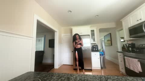 Snapshot of dynasty313 chatting on 07-19-26, 02:43 Dynasty online show from 07-19-26, 02:43