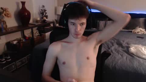 Snapshot of ealexk chatting on 05-19-26, 02:29 Alex online show from 05-19-26, 02:29
