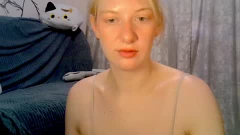 Lily online show from 07-02-26, 04:13