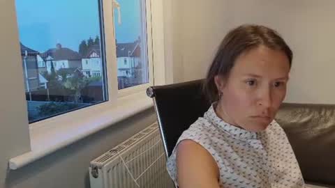 Nadia Ferreira  online show from 07-10-26, 08:33