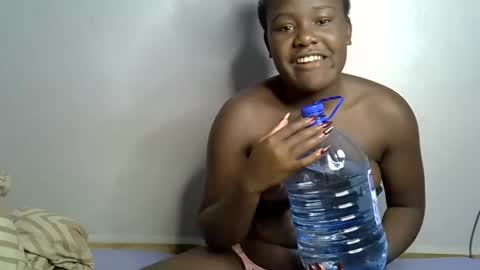 Queen online show from 03-19-26, 11:42