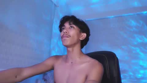 ebony_fuckboy online show from 10-21-25, 04:41