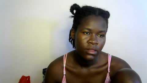 Snapshot of ebony_lynne chatting on 06-12-26, 09:30 ebony_lynne online show from 06-12-26, 09:30