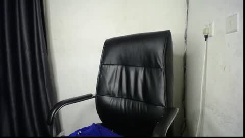 Snapshot of ebony_petitegirl chatting on 07-03-26, 03:57 Lilly online show from 07-03-26, 03:57
