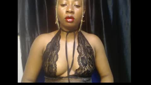 Snapshot of ebony_queenx chatting on 06-23-26, 07:01 Queen online show from 06-23-26, 07:01