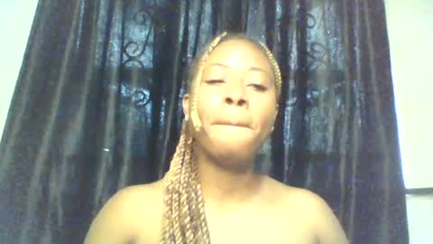Snapshot of ebony_queenx chatting on 06-29-26, 09:26 Queen online show from 06-29-26, 09:26