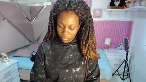 Snapshot of ebony_rizon chatting on 06-09-26, 01:01 ebony_rizon online show from 06-09-26, 01:01
