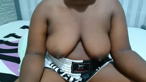 Snapshot of ebony_sabrina chatting on 04-09-26, 06:52 Sabrina online show from 04-09-26, 06:52
