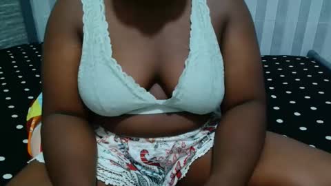 Snapshot of ebony_sabrina chatting on 04-13-26, 09:04 Sabrina online show from 04-13-26, 09:04