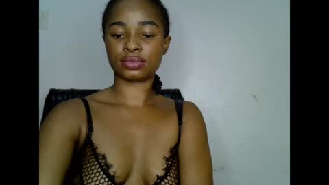Snapshot of ebony_slimgirl0 chatting on 06-13-26, 06:11 Lilly online show from 06-13-26, 06:11