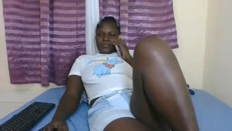 Snapshot of ebonyblack28 chatting on 10-27-25, 12:20 MELVINE online show from 10-27-25, 12:20