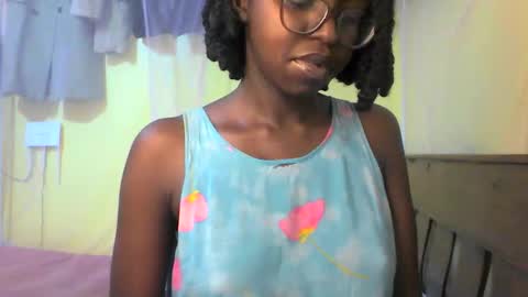 Ebonymuse2 online show from 05-26-26, 09:55