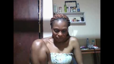 Snapshot of ebonyqueen4 chatting on 06-06-26, 06:18 JACKLINE online show from 06-06-26, 06:18