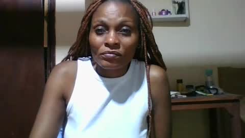 Snapshot of ebonyqueen4 chatting on 06-12-26, 08:13 JACKLINE online show from 06-12-26, 08:13