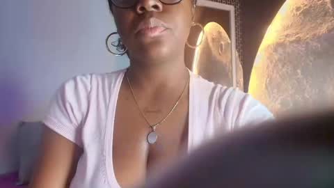 ebonyrosee_ online show from 06-08-26, 12:05