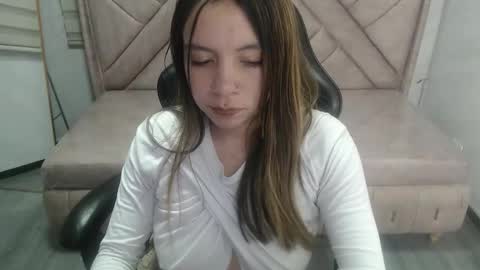 Snapshot of eco_deluna_v chatting on 03-24-26, 02:22 Hi Stream 800am to 200pm online show from 03-24-26, 02:22
