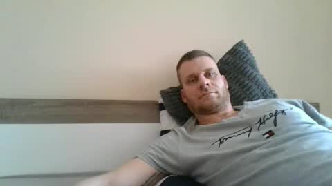 Snapshot of edd402901 chatting on 04-04-26, 01:19 edd402901 online show from 04-04-26, 01:19