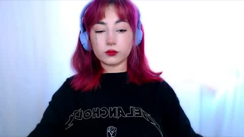 Snapshot of ediefris chatting on 04-25-26, 09:01 fickle demon made of clumps of matter online show from 04-25-26, 09:01