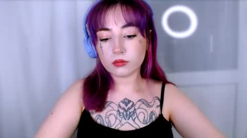 Snapshot of ediefris chatting on 05-16-26, 06:50 fickle demon made of clumps of matter online show from 05-16-26, 06:50