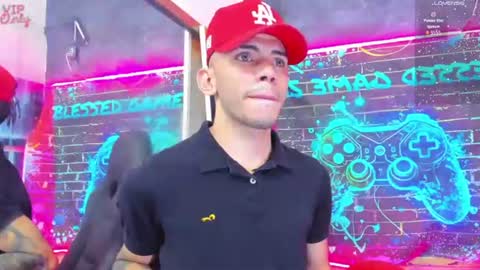 Snapshot of edward_24_ chatting on 06-15-26, 04:25 Edward Colleman online show from 06-15-26, 04:25