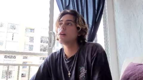 Snapshot of edward_51 chatting on 07-09-26, 12:53 Edward online show from 07-09-26, 12:53