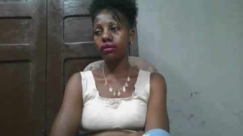 Snapshot of edwige770943 chatting on 06-04-26, 05:46 edwige770943 online show from 06-04-26, 05:46