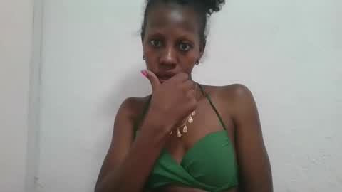 Snapshot of edwige770943 chatting on 06-06-26, 09:47 edwige770943 online show from 06-06-26, 09:47