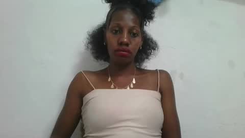 Snapshot of edwige770943 chatting on 06-07-26, 01:37 edwige770943 online show from 06-07-26, 01:37