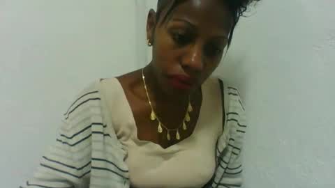 Snapshot of edwige770943 chatting on 06-09-26, 04:02 edwige770943 online show from 06-09-26, 04:02