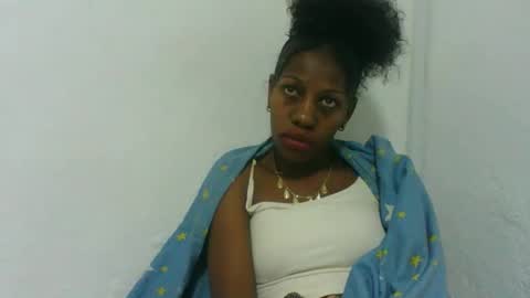 Snapshot of edwige770943 chatting on 06-10-26, 04:56 edwige770943 online show from 06-10-26, 04:56