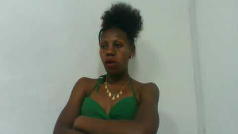 Snapshot of edwige770943 chatting on 06-10-26, 05:56 edwige770943 online show from 06-10-26, 05:56