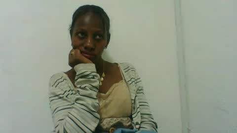 Snapshot of edwige770943 chatting on 06-11-26, 05:22 edwige770943 online show from 06-11-26, 05:22