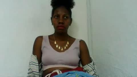 Snapshot of edwige770943 chatting on 06-13-26, 07:39 edwige770943 online show from 06-13-26, 07:39