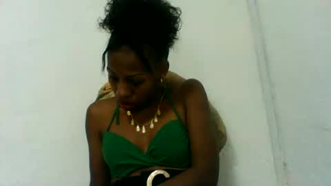 Snapshot of edwige770943 chatting on 06-16-26, 06:16 edwige770943 online show from 06-16-26, 06:16