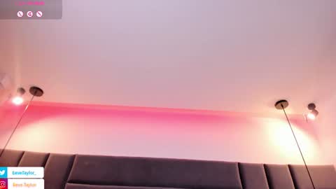 Snapshot of eevee_taylor chatting on 07-07-26, 07:23 Eevee online show from 07-07-26, 07:23