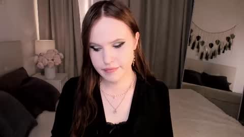 Snapshot of effiemur chatting on 06-25-26, 09:52 Effie Mur online show from 06-25-26, 09:52