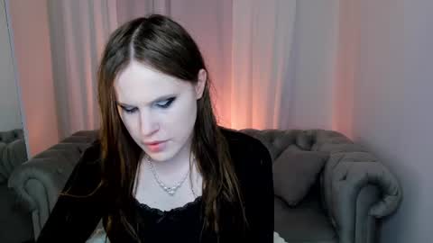 Snapshot of effiemur chatting on 06-26-26, 10:25 Effie Mur online show from 06-26-26, 10:25