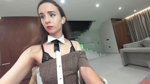 Snapshot of ehotlovea chatting on 11-09-25, 02:10 Erik and Alice online show from 11-09-25, 02:10