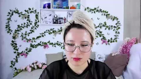 liasama online show from 01-04-25, 12:37