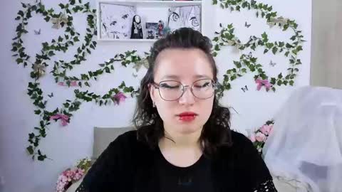 liasama online show from 01-10-25, 04:54