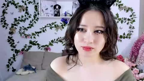 liasama online show from 02-10-25, 01:24