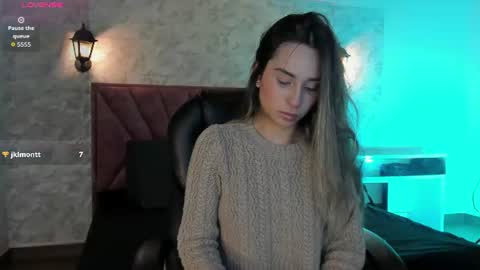 Snapshot of eimy_rose1 chatting on 06-20-26, 01:03 Eimy rose online show from 06-20-26, 01:03
