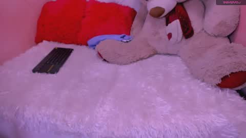 Snapshot of eimy_skinny chatting on 05-22-26, 03:28 eimy online show from 05-22-26, 03:28