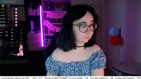 Snapshot of el_sweety chatting on 07-16-26, 10:21 If you like it when I meow give me a thumbs up online show from 07-16-26, 10:21