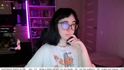 Snapshot of el_sweety chatting on 07-20-26, 02:19 If you like it when I meow give me a thumbs up online show from 07-20-26, 02:19