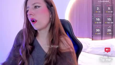 Snapshot of elaia_bridge chatting on 07-15-26, 12:10 E L A I A online show from 07-15-26, 12:10