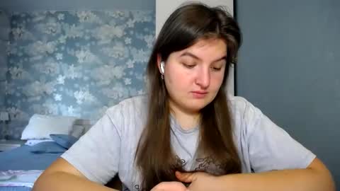 Snapshot of elanis_blair chatting on 03-18-26, 01:03 Elanis online show from 03-18-26, 01:03