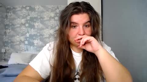 Snapshot of elanis_blair chatting on 04-01-26, 12:50 Elanis online show from 04-01-26, 12:50