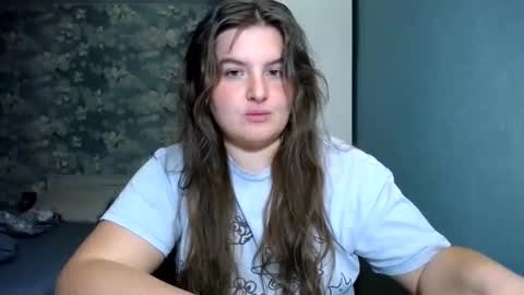 Elanis online show from 05-16-26, 01:13
