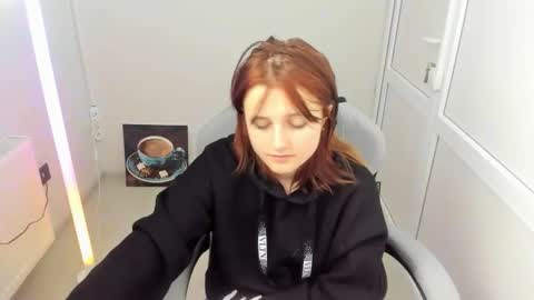 Evie online show from 05-13-26, 07:28